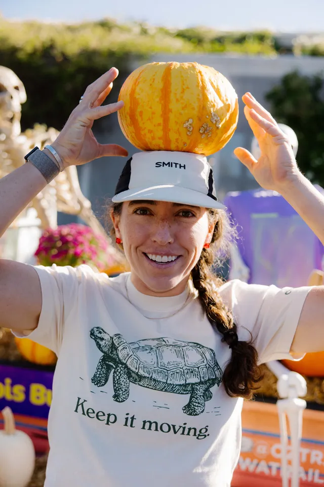 chamois-butt-r-keep-it-moving-t-shirt-cotone image 1